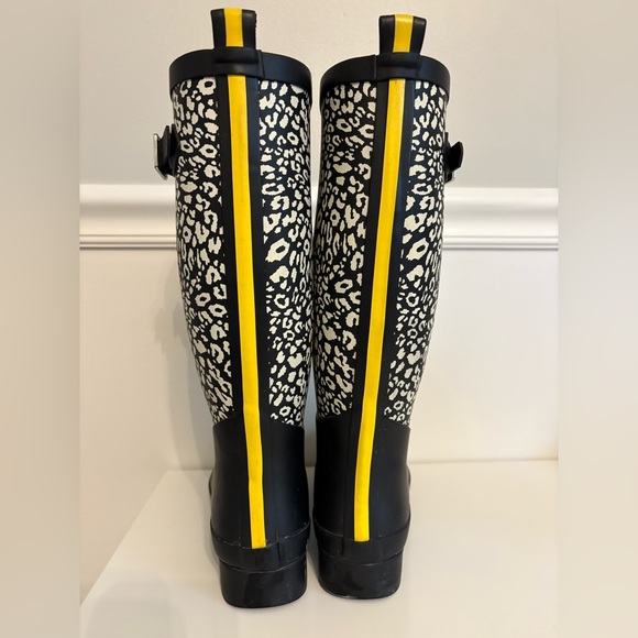 Vera Bradley Leopard Print “camocat” Tall Rain boots, Size 6 in Black and White - Picture 6 of 8